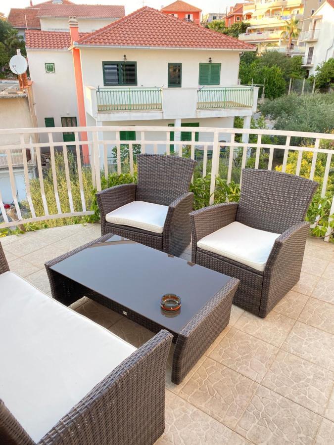 D.O.O. Yury Apartment Trogir Bagian luar foto