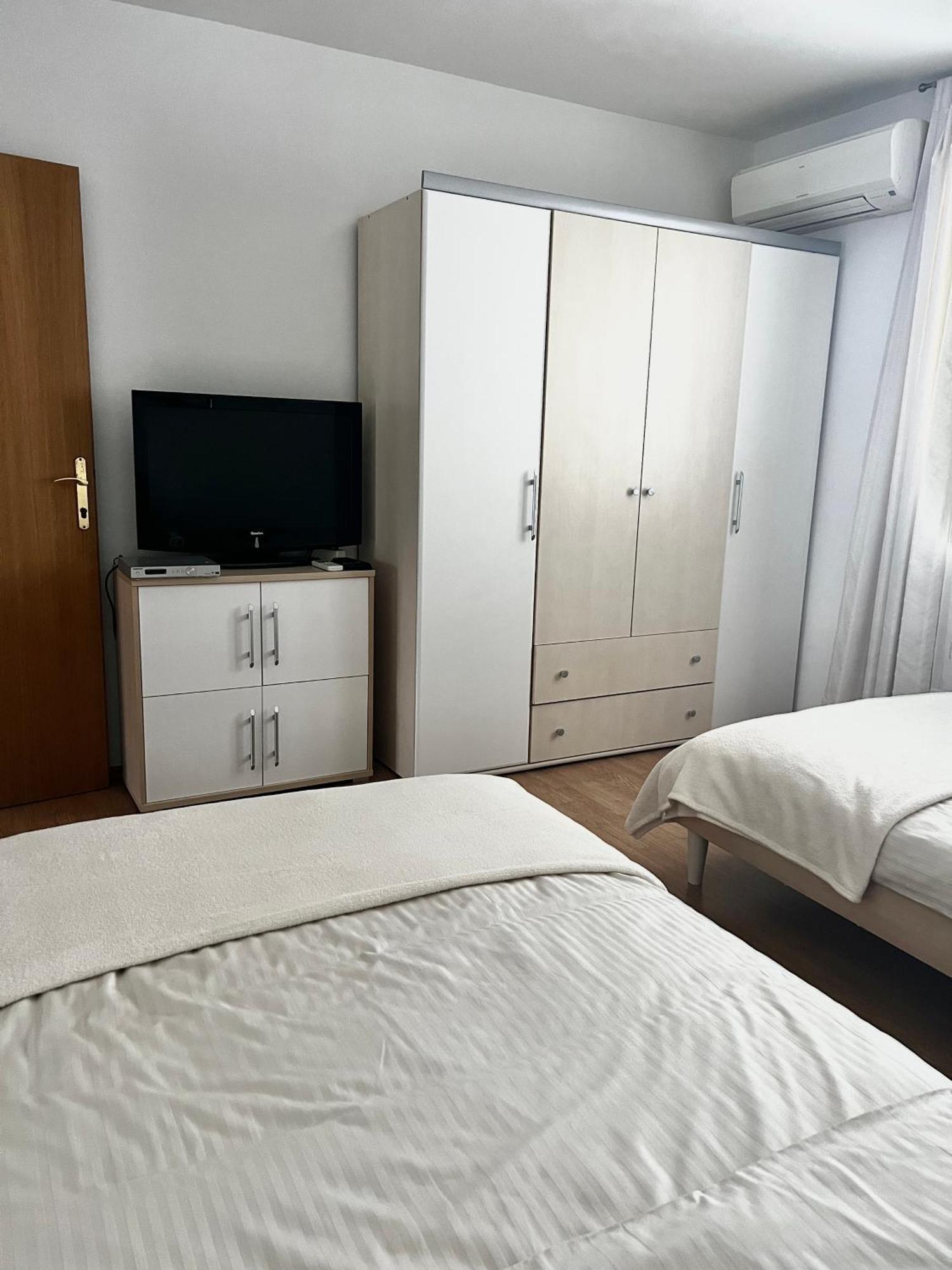 D.O.O. Yury Apartment Trogir Bagian luar foto